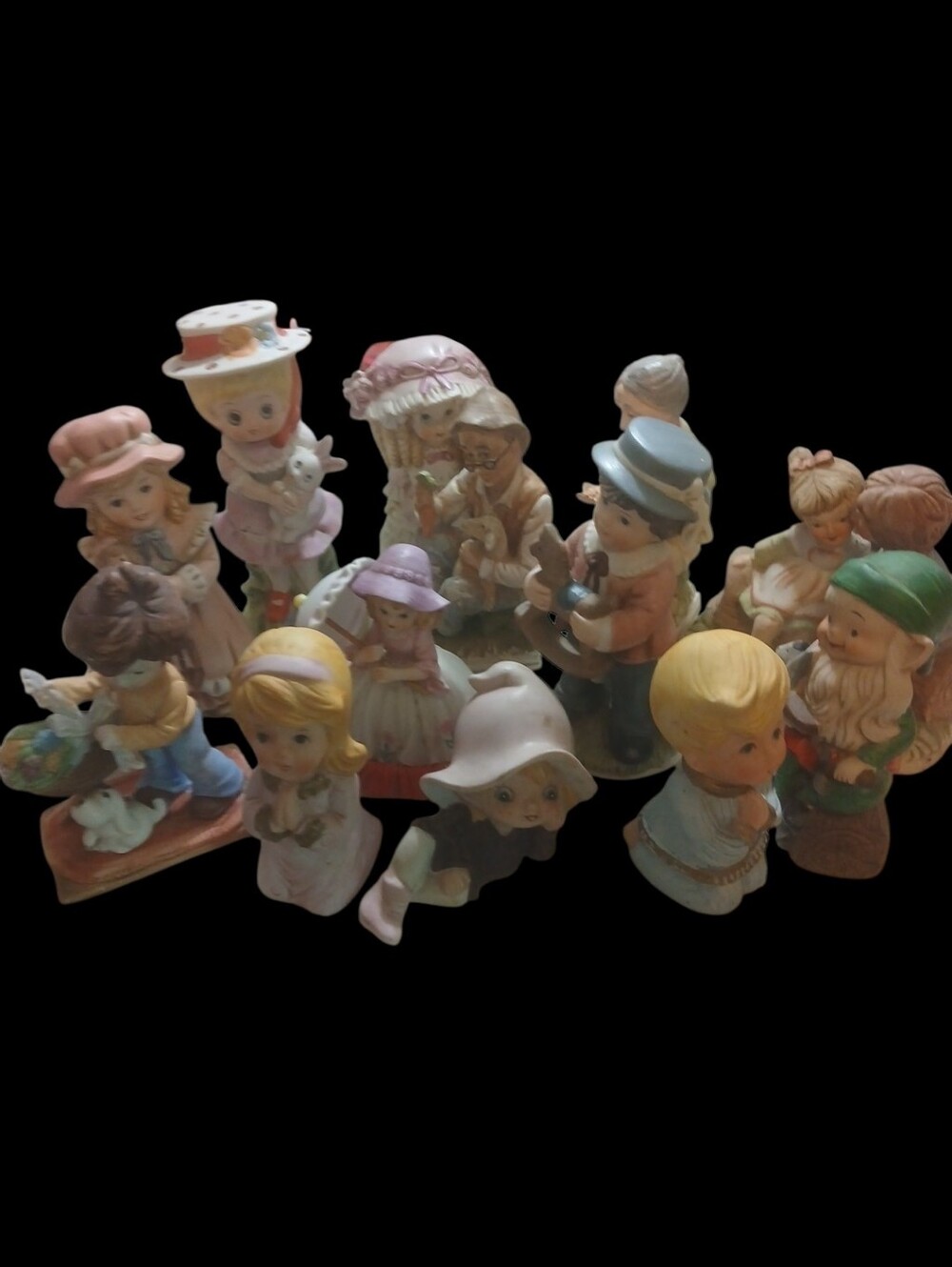 Homco Pastel Ceramic Figurine Collection in Pink, Blue, Green, Yellow, Cream